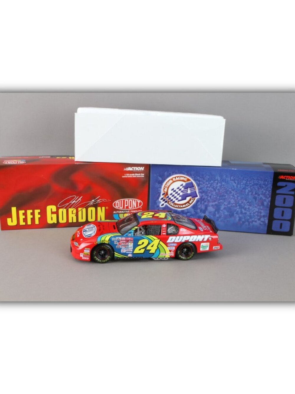 Action Jeff Gordon Dupont Charlotte May 2000 1:18 scale 1 of 2004